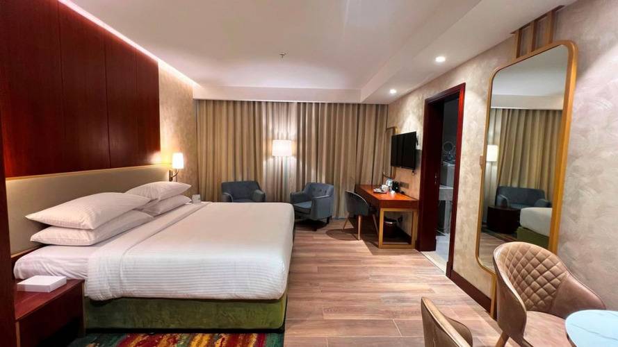 City Seasons Suites Dubai (Ex.Pearl City Suites)