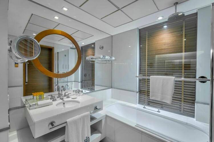 Majestic Premier Hotel (Ex. Four Points By Sheraton Bur Dubai)