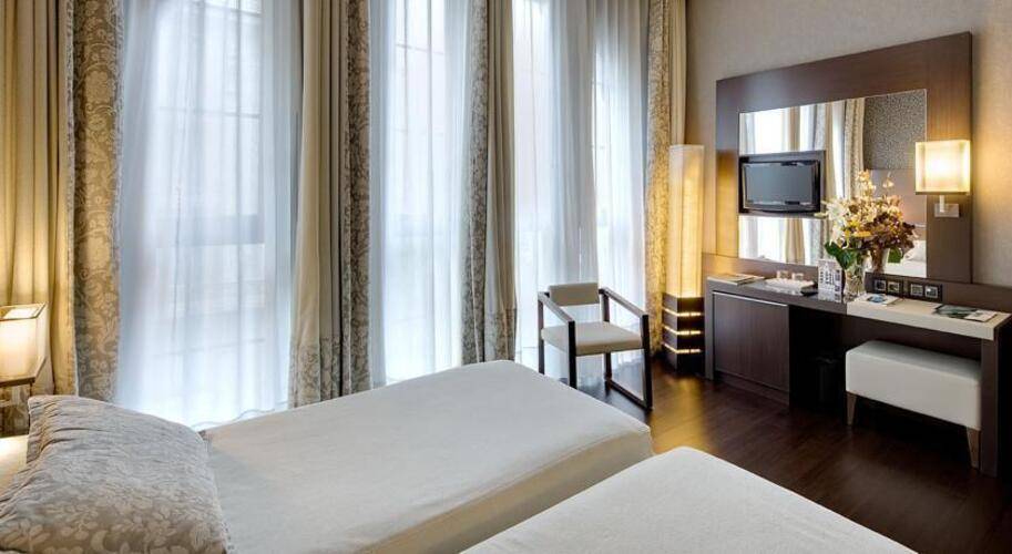 Colonial Hotel — фото 21