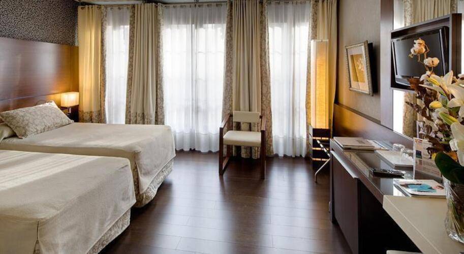 Colonial Hotel — фото 20