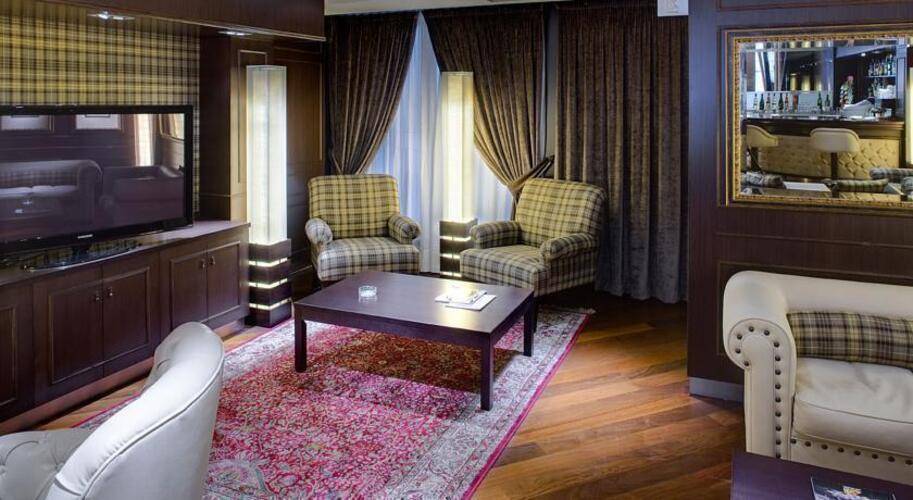 Colonial Hotel — фото 9