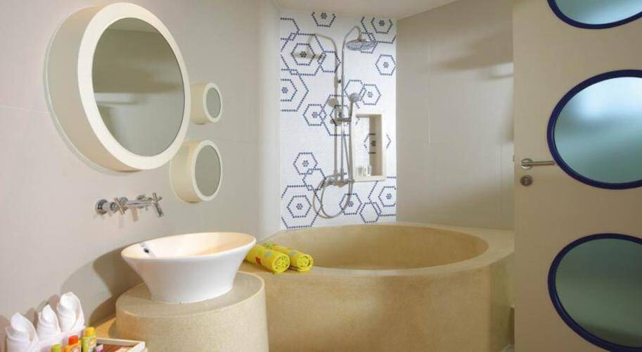 Le Meridien Phuket Maikhao Beach Resort (Ex. Holiday Inn Resort Phuket Mai Khao Beach)