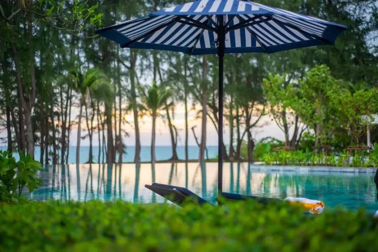 Le Meridien Phuket Maikhao Beach Resort (Ex. Holiday Inn Resort Phuket Mai Khao Beach)