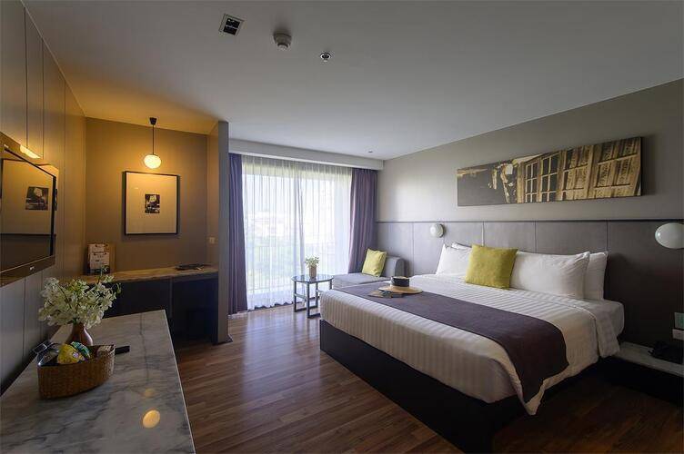 Page 10 Hotel