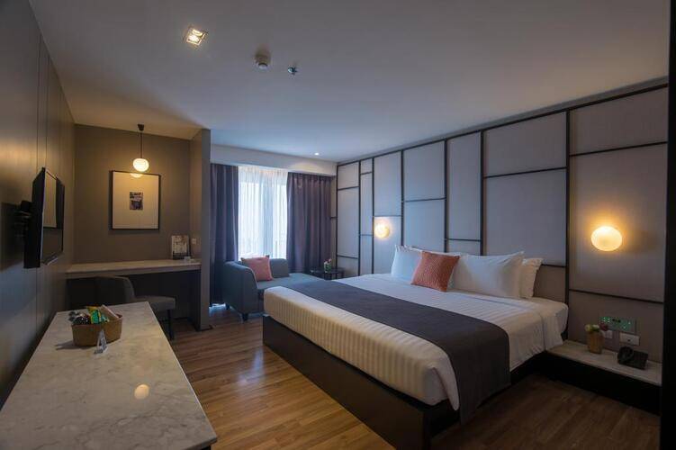 Page 10 Hotel