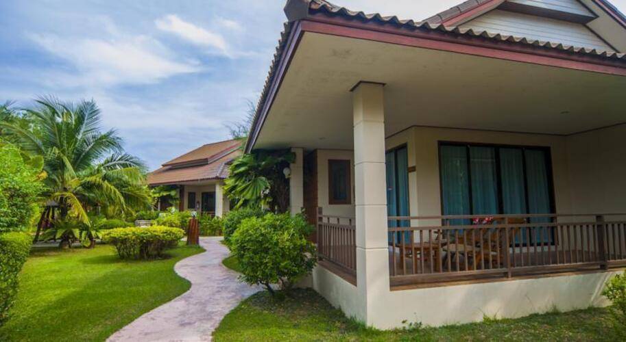 Blu Pine Villa & Pool Access