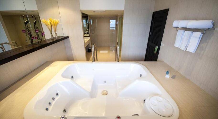 Radisson Resort & Spa Hua Hin (Ex. Destination Resorts Hua Hin Cha Am Beach Resort & Spa)