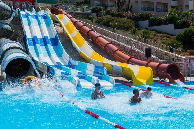 Grand Hotel Holiday Resort