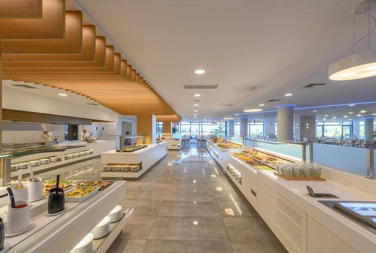 Grand Hotel Holiday Resort