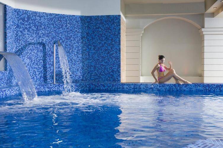 Grand Hotel Holiday Resort
