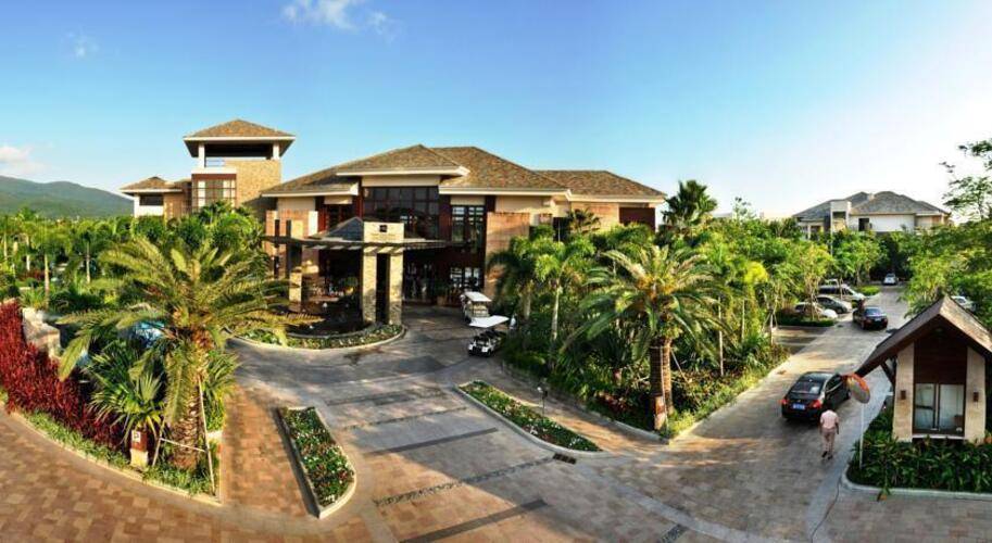 Grand Metro Park Resort