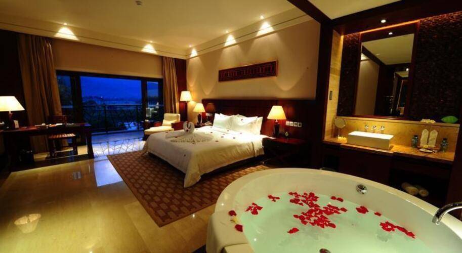 Grand Metro Park Resort