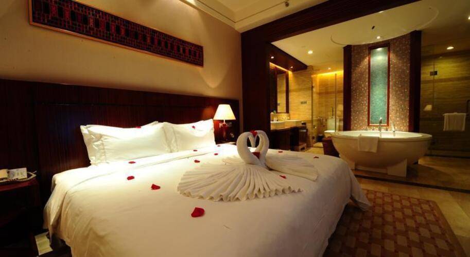 Grand Metro Park Resort