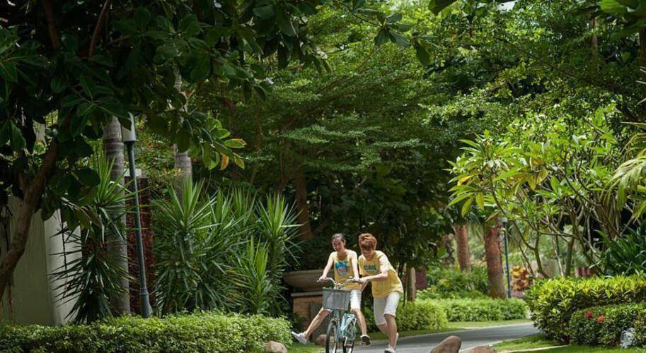 Grand Metro Park Resort