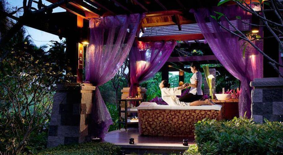 Grand Metro Park Resort