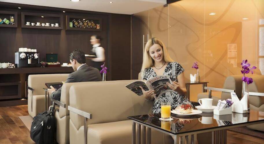 Park Regis Kris Kin Hotel