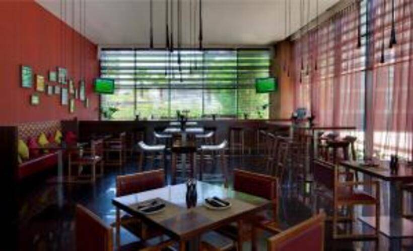 Yas Plaza Bay By Ihg (Ex. Park Inn By Radisson Abu Dhabi Yas Island)