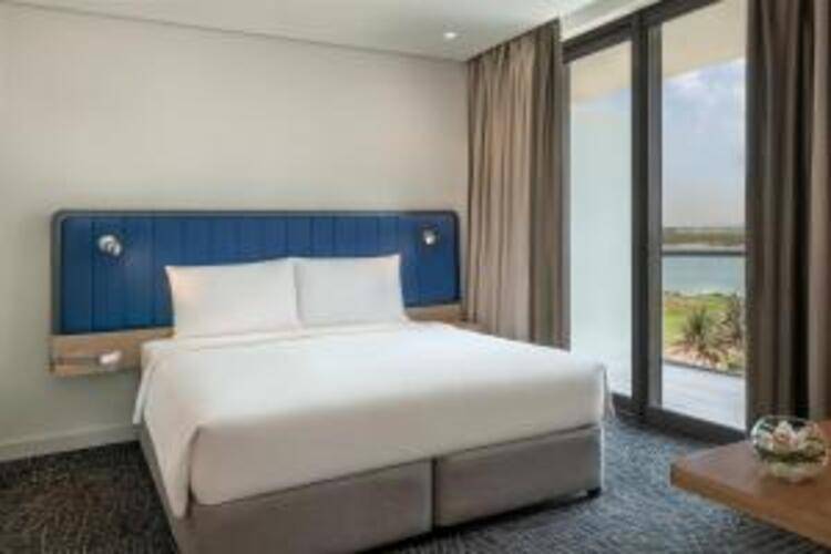 Yas Plaza Bay By Ihg (Ex. Park Inn By Radisson Abu Dhabi Yas Island)