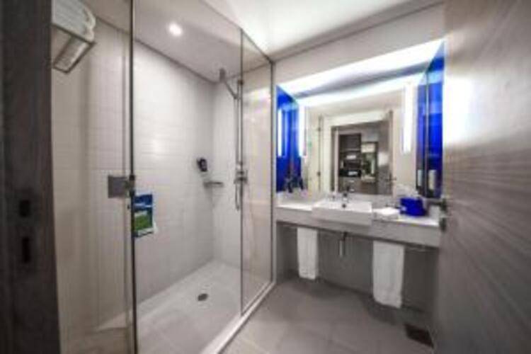 Yas Plaza Bay By Ihg (Ex. Park Inn By Radisson Abu Dhabi Yas Island)