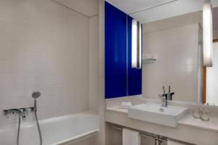 Yas Plaza Bay By Ihg (Ex. Park Inn By Radisson Abu Dhabi Yas Island)