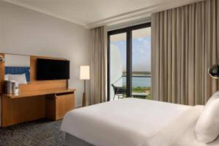 Yas Plaza Bay By Ihg (Ex. Park Inn By Radisson Abu Dhabi Yas Island)