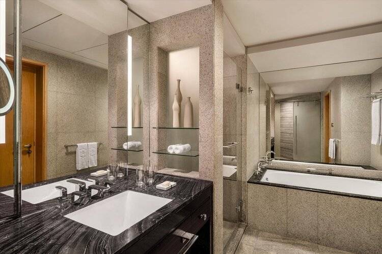 Shangri-La Hotel Dubai Sheikh Zayed Road