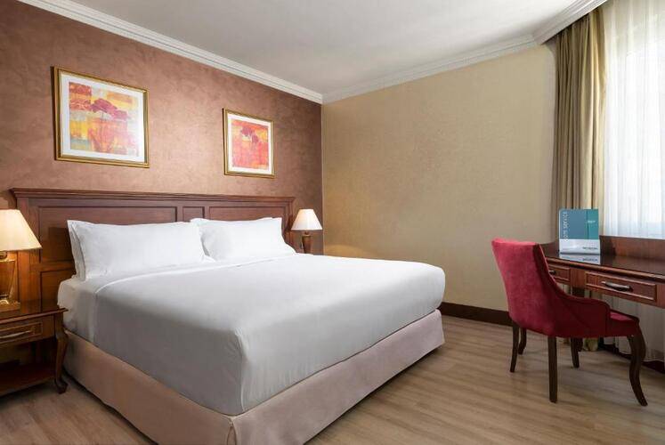 Occidental Taksim Hotel ( Ex. Lares Park Hotel)