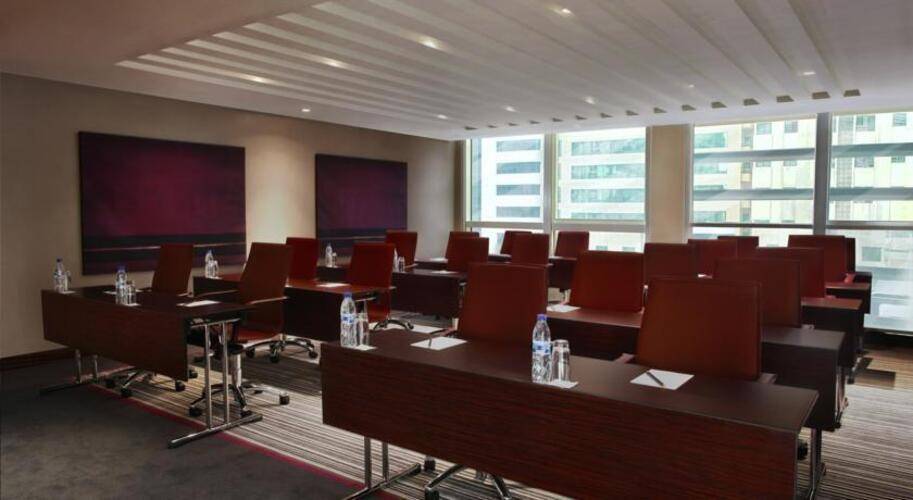 Centro Al Manhal by Rotana