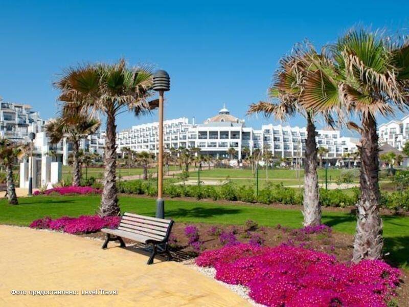 Фотография Fuerte Estepona Suites Spa