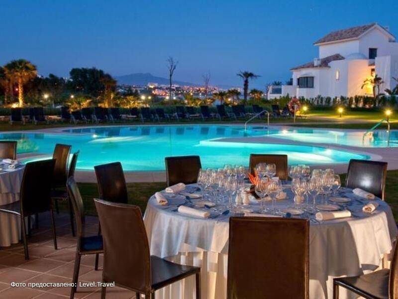 Фотография Fuerte Estepona Suites Spa