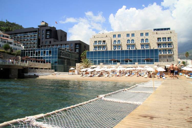 Avala Resort & Villas