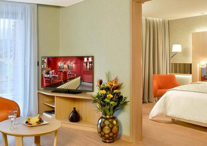 Maestral Resort & Casino