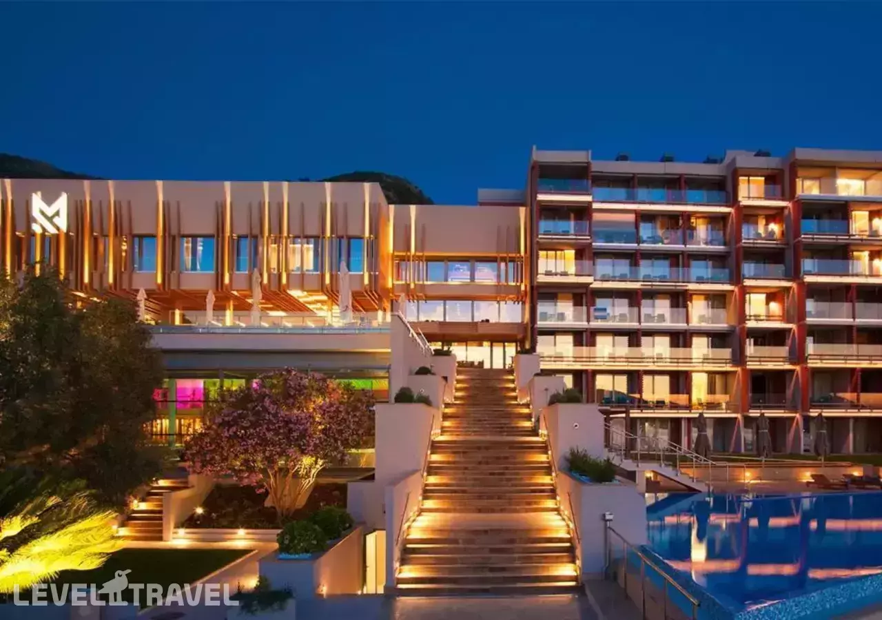 Maestral Resort & Casino