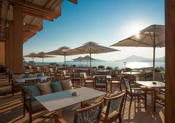 Maestral Resort & Casino