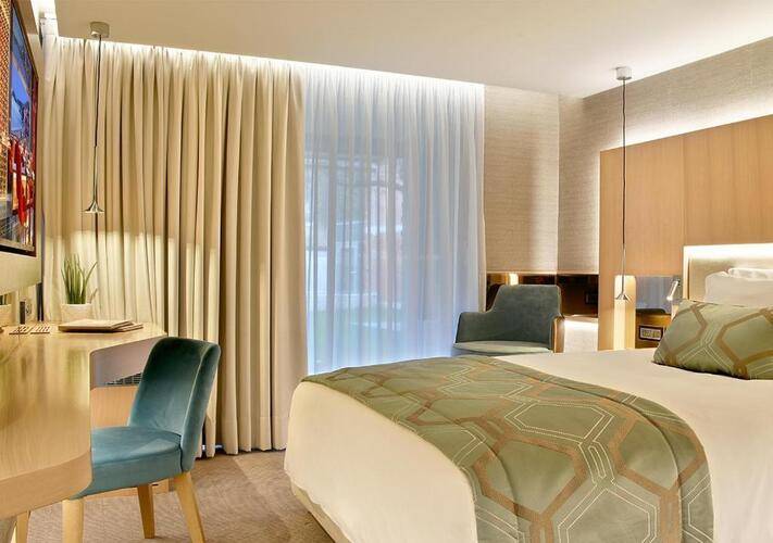 Maestral Resort & Casino
