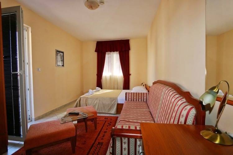 Podostrog Hotel