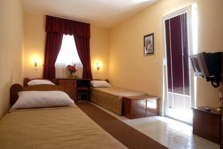 Podostrog Hotel