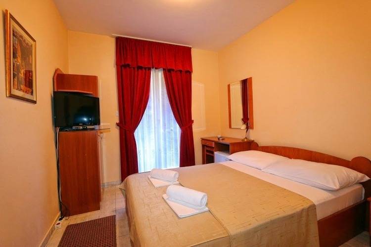 Podostrog Hotel
