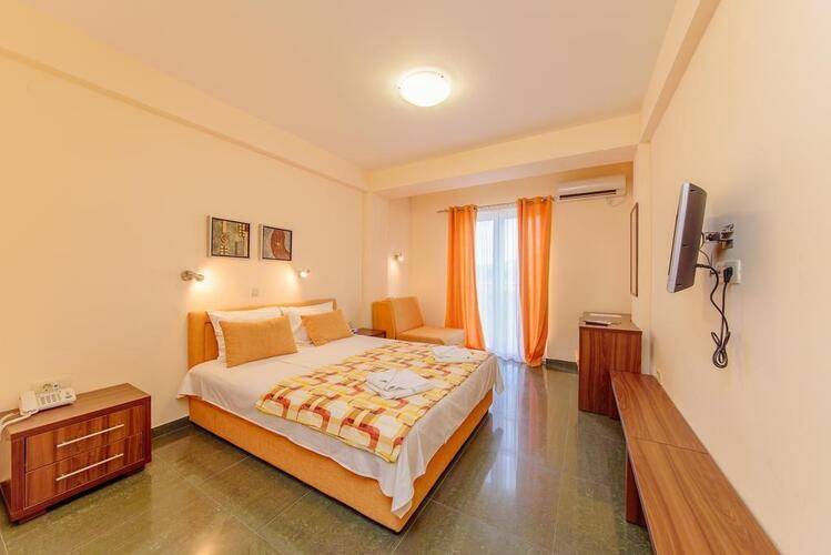 Novi Hotel