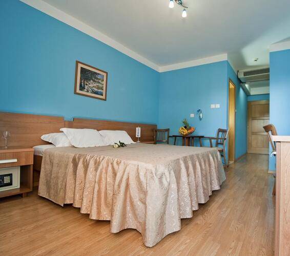 W Grand Hotel