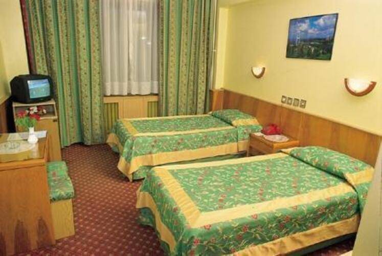 Eyfel Hotel