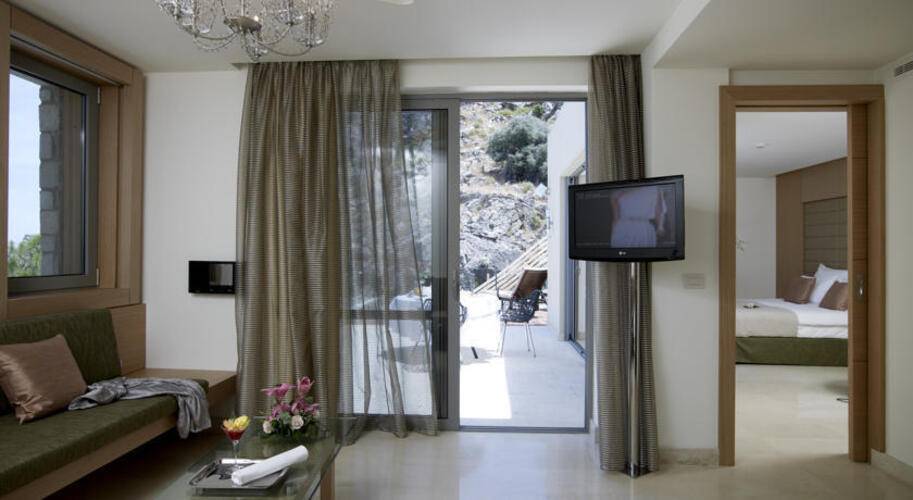 Lindos Blu Luxury Hotel & Suites (Adults Only 17+)