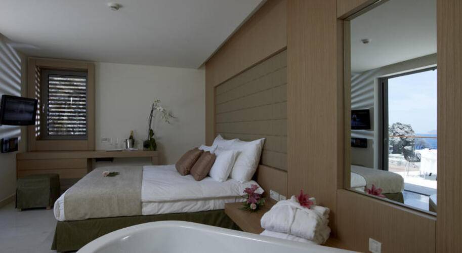 Lindos Blu Luxury Hotel & Suites (Adults Only 17+)