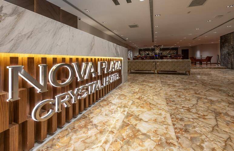 Nova Plaza Crystal Hotel