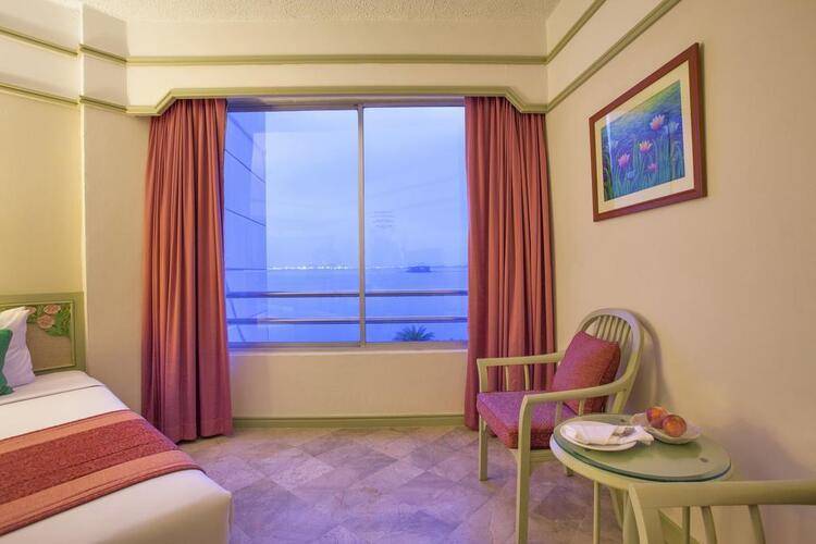 Cholchan Pattaya Beach Resort