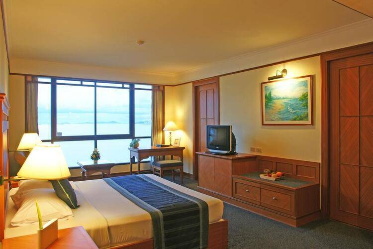 Cholchan Pattaya Beach Resort