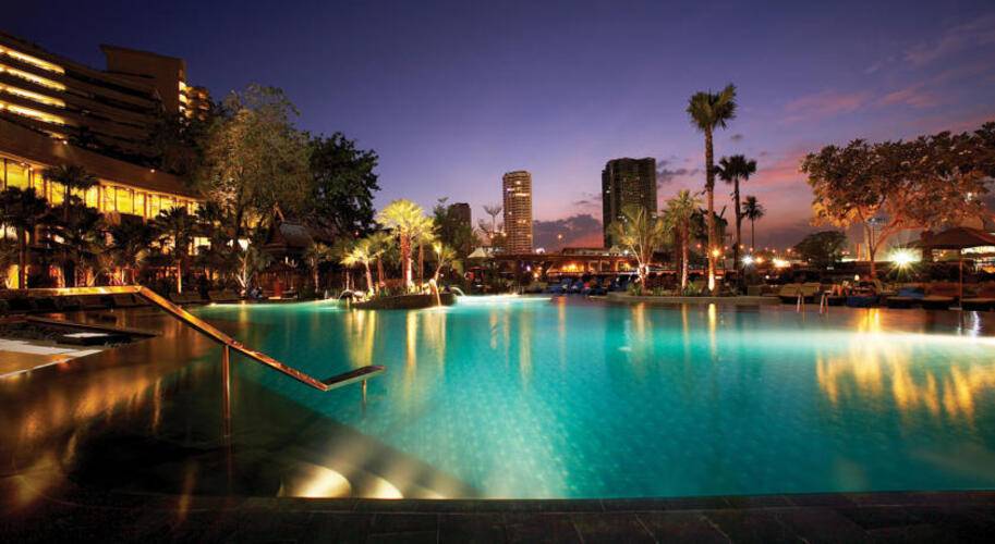 Shangri La Hotel