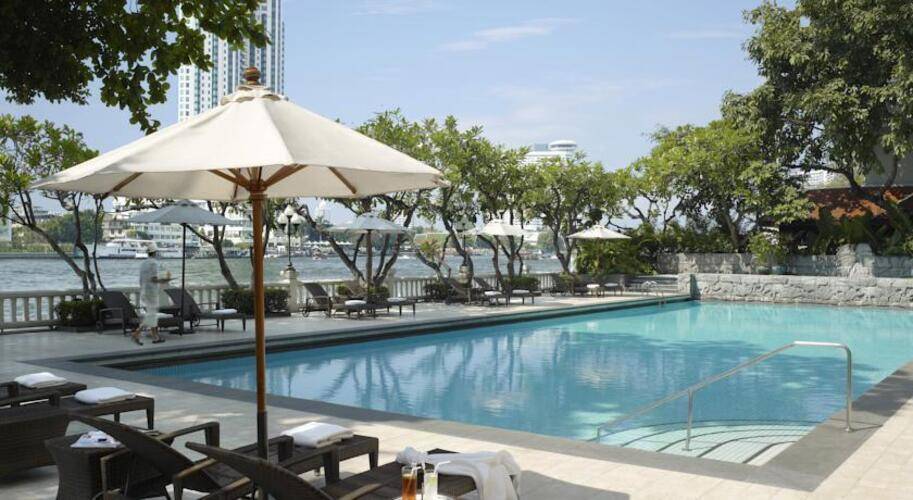 Shangri La Hotel