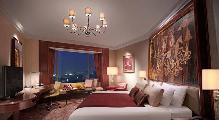 Shangri La Hotel