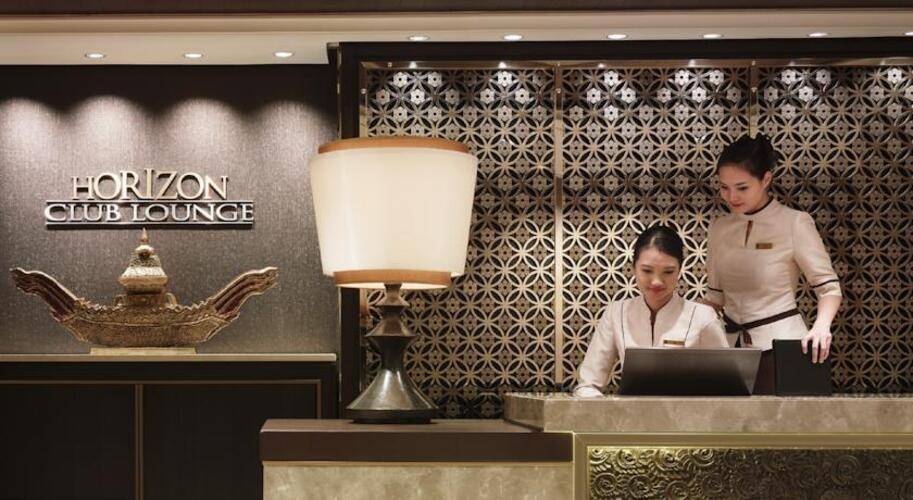 Shangri La Hotel